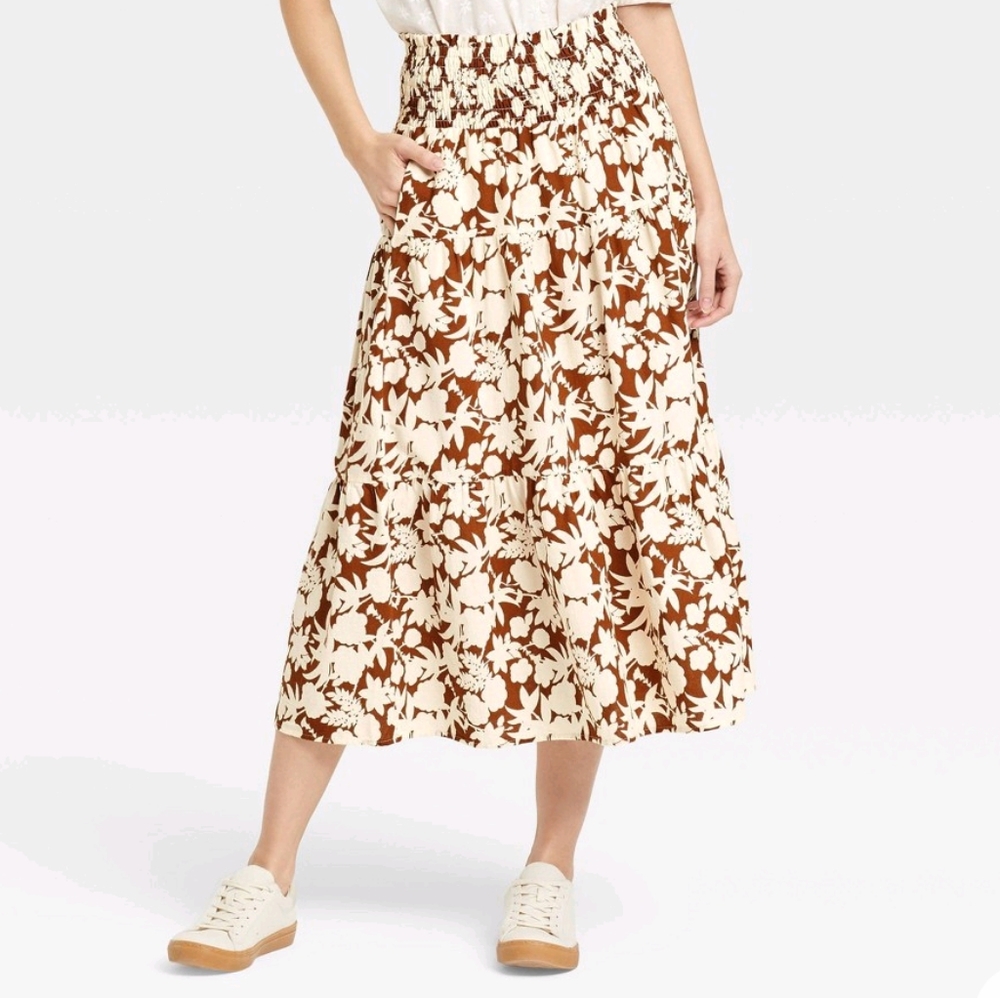 Universal thread Garter maxi skirt in Floral Rust color M